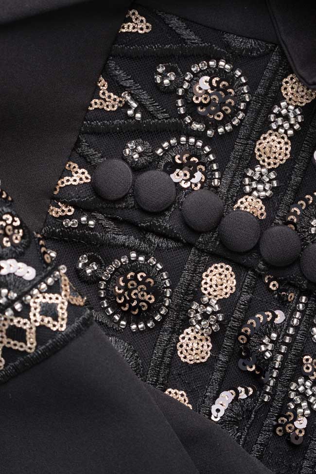 Robe longue en crêpe avec applications de cristaux et sequins Mariana Ciceu image 4