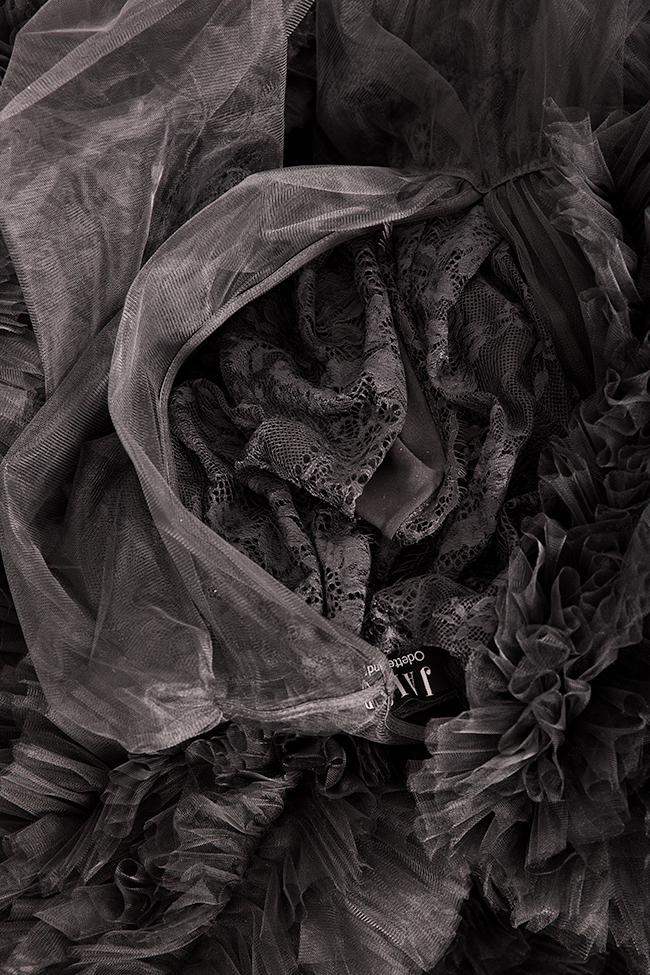 Robe en tulle et dentelle avec volants brodés à la main Atelier Jaisse image 4