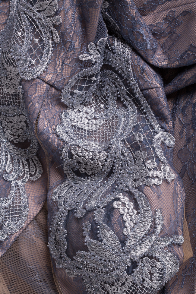 Robe maxi brodée avec dentelle Chantilly à dos nu Nicole Enea image 4