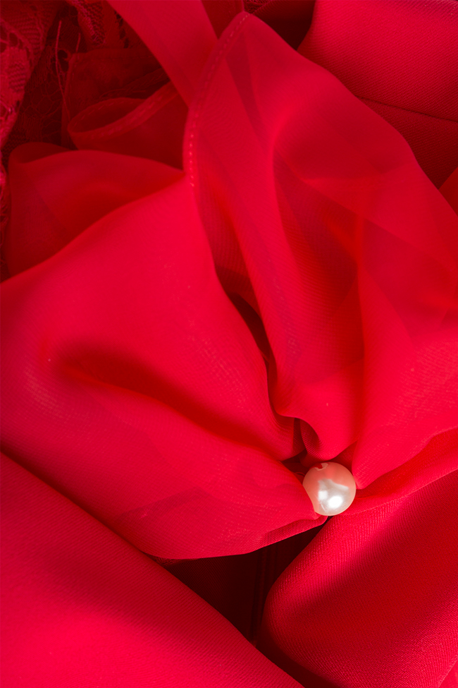 Robe en crêpe à jabot en dentelle orné de perles Carolina Mirela Pellegrini image 4