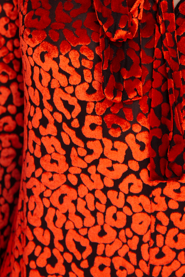 Rochie din catifea cu imprimeu leopard Asos imagine 2
